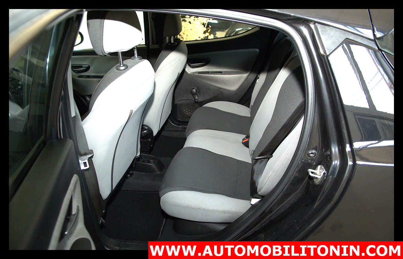 lancia ypsilon metano (6)